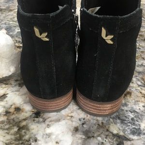 koolaburra by ugg cheyanna suede ankle bootie